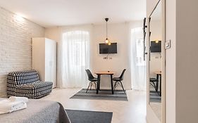 L&B Old Town Studio Apartments